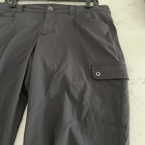 Eddie Bauer Pull On Cropped Capri Nylon Cargo Pants Easy Care Black Sz 12 - Picture 10 of 15